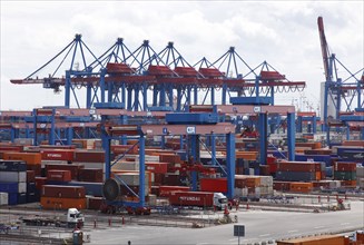 Hamburg, 19 June 2009, Container Terminal Altenwerder, Hamburger Hafen und Logistik AG, HHLA,