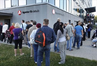 Berlin, 01.09.2009, Queue of job seekers. Job Centre Berlin Lichtenberg, Berlin, Germany, Europe