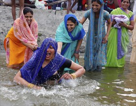 Allahabad, India, 20.01.2010, Hindus gather for the Magh Mela in Allahabad to take a holy dip at