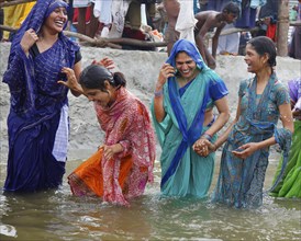 Allahabad, India, 20.01.2010, Hindus gather for the Magh Mela in Allahabad to take a holy dip at