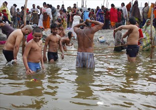 Allahabad, India, 20.01.2010, Hindus gather for the Magh Mela in Allahabad to take a holy dip at