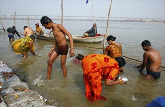 Allahabad, India, 20.01.2010, Hindus gather for the Magh Mela in Allahabad to take a holy dip at