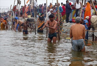 Allahabad, India, 20.01.2010, Hindus gather for the Magh Mela in Allahabad to take a holy dip at