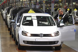 Wolfsburg, 08.03.2010, Volkswagen plant, Golf VI, final inspection, Wolfsburg, Germany, Europe