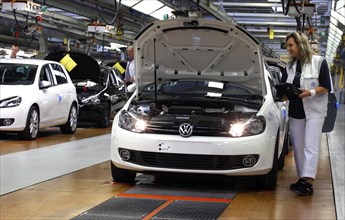 Wolfsburg, 08.03.2010, Volkswagen plant, Golf VI, final inspection, Wolfsburg, Germany, Europe