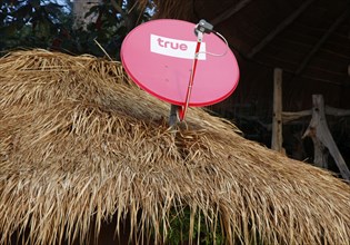 Cho Chang, Thailand, 07.01.2010, Bungalow with satellite dish, Cho Chang, Thailand, Asia