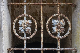 Rusted Biedermeier grille from 1823, at a former inn, Herrenstr. 35, Mainbernheim, Lower Franconia,