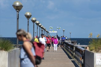 Holidaymakers on the pier in Graal-Müritz, Mecklenburg-Western Pomerania, Germany, Europe