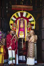 Hindus at the temple festival at the entrance of the Hindu temple Sri Kamadchi Ampal, Hamm, Ruhr