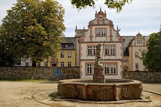 St George's Fountain in front of the castle in the grounds of Friedberg Castle, Friedberg, Hesse,