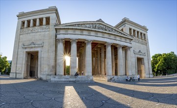 Propylaea with Sun Star, City Gate at Königsplatz in the evening light, Kunstareal Munich, Munich,