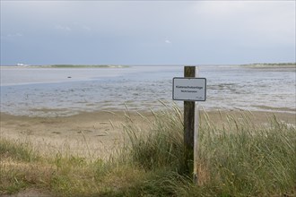 Landscape at the Kniephaken, Sign, Coastal defence system, Do not enter, North Sea coast, Amrum,