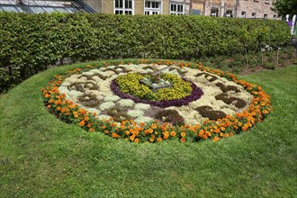 Greizer Flower Clock in the Fürstlich Greizer Park, Residenzstadt Greiz, Thuringia, Germany, Europe