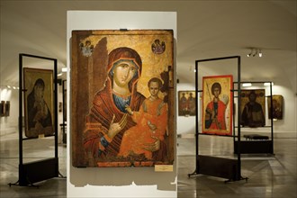 Icon called the Virgin Hodeghetria (16th century), (Icons museum, Sofia, Bulgaria)