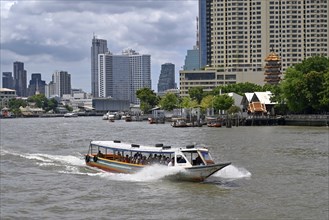 Chao Phraya River Water Taxi, Bangkok, Thailand, Asia