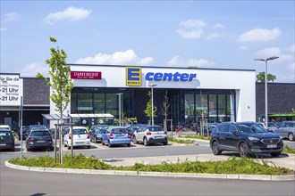 Edeka Center with parked cars on car park, Lilienthal, Lower Saxony, Germany, Europe