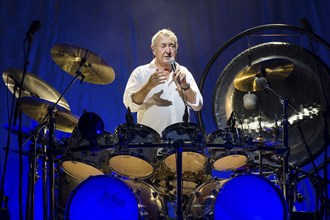 Nick Mason (drummer of Pink Floyd) live on Nick Mason's Saucerful of Secrets, Set the Controls Tour