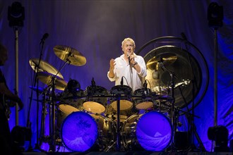 Nick Mason (drummer of Pink Floyd) live on Nick Mason's Saucerful of Secrets, Set the Controls Tour