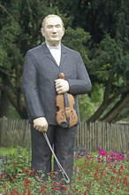 Sculpture and memorial to violinist Adolf bush by Christel Lechner 2017, everyday people, standing,