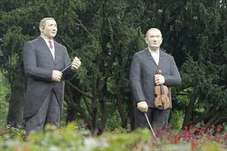 Sculptures and memorial to conductor Fritz bush and violinist Adolf bush by Christel Lechner 2017,