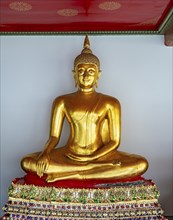 Buddha image at Phra Rabiang cloister, Wat Pho complex, Bangkok, Thailand, Asia