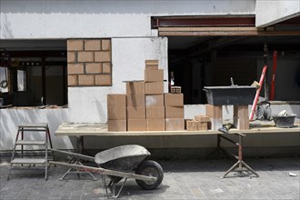 Building site bricklayer