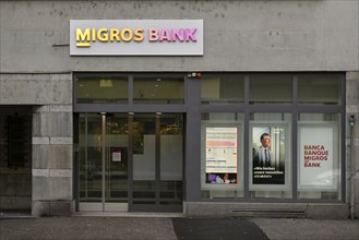 Entrance Migros Bank lettering