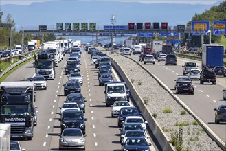 A8 motorway with high traffic volume, Stuttgart, Baden-Württemberg, Germany, Europe