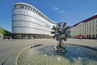 Art fountain called Pusteblume by Harry Müller, shopping centre Höfe am Brühl, called Blechbüchse,