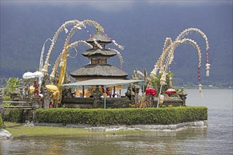 Pura Ulun Danu Beratan, Pura Bratan, Shaivite water temple on the shores of Lake Bratan near