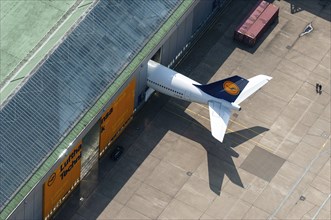 Airbus A340, D-AIHF, tail unit, maintenance, technology, Lufthansa Technik, Hamburg, Germany,