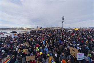 Several thousand people protested on Sunday in Dresden and elsewhere, against the AfD and in favour