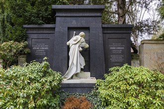 The Loschwitz cemetery is the second burial site in Dresden's Loschwitz district that is still in