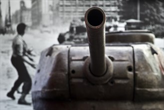 Soviet tank and photo of the uprising of 17 June 1953 in East Berlin, House of History, Bonn, North