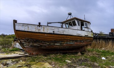 Small fishing boats on the beach, Baabe, Rügen, Mecklenburg-Vorpommern, Germany, Europe