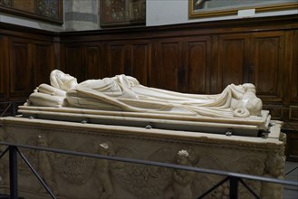 Tomb of Ilaria del Caretto, Monumento funebre a Ilaria del Carretto, sculptor Jacopo della Quercia,