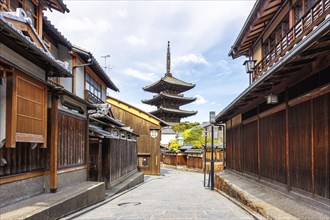 Historic old town of Kyoto with Yasaka Pagoda and Hokan-ji Temple in Kyoto, Japan, Asia