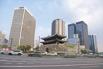 Historic Namdaemun City Gate or South Gate and Seoul Skyscrapers, Jung-gu, Seoul, South Korea, Asia