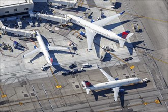 Delta Air Lines aircraft at Los Angeles Airport, USA, North America