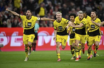 Goal celebration Julian Ryerson Borussia Dortmund BVB (26), Nico Schlotterbeck Borussia Dortmund