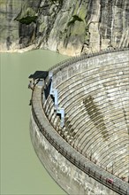 Spitallamm arch gravity dam on the Grimselsee reservoir, Guttannen, Canton Bern, Switzerland,