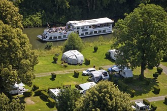 Camping site on the tributary of the river Fulda with the excursion boat MS Weserstein, Hannoversch