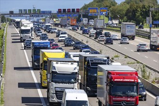 A8 motorway with high traffic volume, Stuttgart, Baden-Württemberg, Germany, Europe