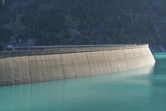 Schlegeis dam (1790m), Schlegeis reservoir, Zillertal Alps, Tyrol, Austria, Europe