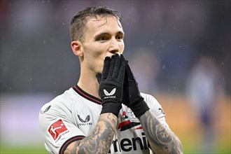 Goal celebration Alejandro Grimaldo Bayer 04 Leverkusen (20) Gesture, gesture, kiss, Flying Kiss,