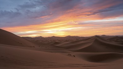 Sunrise in the desert, dunes, Erg Chebbi, Sahara, Merzouga, Morocco, Africa