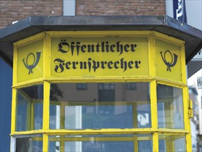 Public telephone, Schlachte, Bremen, Germany, Europe