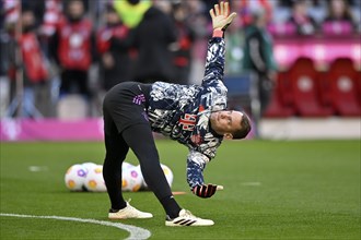 Goalkeeper Manuel Neuer FC Bayern Munich FCB (01) warming up, training, Allianz Arena, Munich,