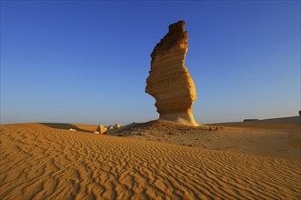 Egypt, White Desert, bizarre sandstone cliffs, Middle East, Africa