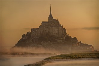 France, Normandy, Le Mont-Saint-Michel at sunrise, Normandy, France, Europe